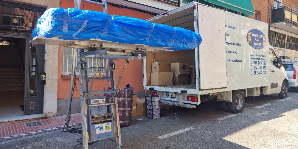 Mudanza con Plataforma Elevadora en Las Rozas